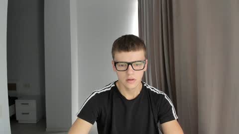 Snapshot of thomas_shelbivip chatting on December 2024 08:01:02 AM Tomas online show from December 2024 08:01:02 AM