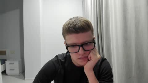 Snapshot of thomas_shelbivip chatting on December 2024 01:44:01 PM Tomas online show from December 2024 01:44:01 PM