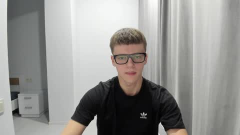 Snapshot of thomas_shelbivip chatting on December 2024 02:48:02 AM Tomas online show from December 2024 02:48:02 AM