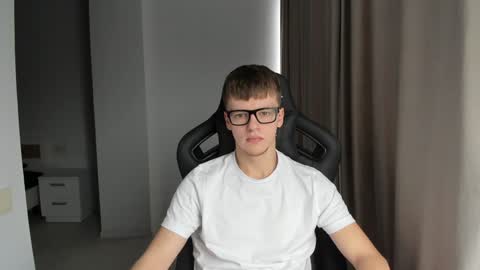 Snapshot of thomas_shelbivip chatting on January 2025 10:49:02 AM Tomas online show from January 2025 10:49:02 AM