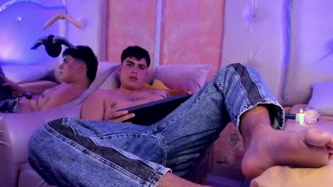 Thomas and Faon  online show from April 2026 04:24:01 AM