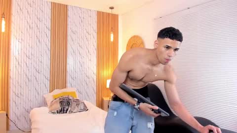 Thomas online show from February 2025 07:52:02 PM