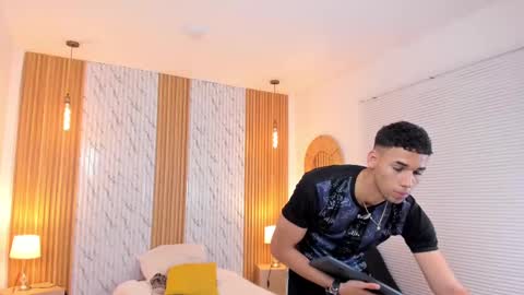 Thomas online show from February 2025 07:28:02 PM