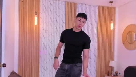 Thomas online show from October 2025 12:17:01 PM