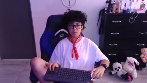 Snapshot of thomascooper_cams chatting on February 2026 07:23:01 PM VALERIA online show from February 2026 07:23:01 PM