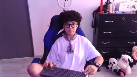 Snapshot of thomascooper_cams chatting on March 2026 07:10:02 PM VALERIA online show from March 2026 07:10:02 PM