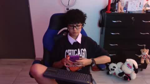 Snapshot of thomascooper_cams chatting on March 2026 07:20:02 PM VALERIA online show from March 2026 07:20:02 PM