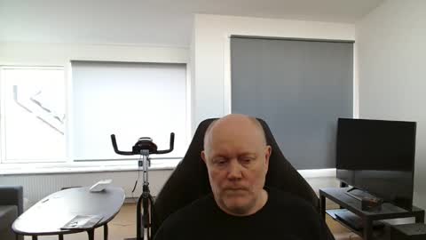 thomash32 online show from October 2025 10:02:02 AM