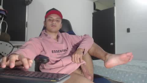 Snapshot of thomass_bender chatting on November 2025 07:07:01 AM Thomas bender online show from November 2025 07:07:01 AM