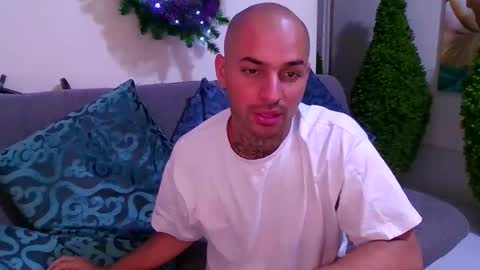 Snapshot of thomassmith2023 chatting on December 2024 09:13:02 PM thomas  smith online show from December 2024 09:13:02 PM