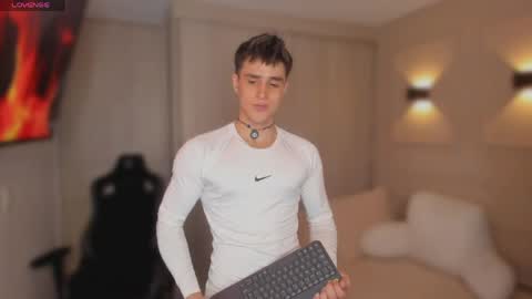 Thom Klein online show from April 2026 06:37:01 PM