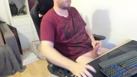 thommy2008 online show from October 2025 06:51:02 PM