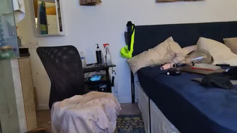 ThongMuscle online show from November 2025 03:17:01 AM