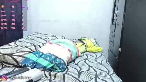 Snapshot of thonyxxx_ chatting on September 2025 05:20:01 AM thonyxxx_ online show from September 2025 05:20:01 AM