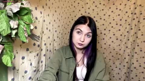 Lola  3 a gift for every fan club member online show from February 2026 08:05:01 PM