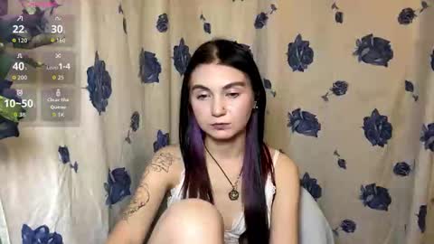 Lola  3 a gift for every fan club member online show from February 2026 08:16:01 PM