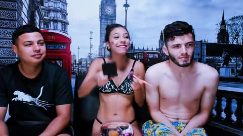 Snapshot of threesome_sexy chatting on January 2025 10:08:01 AM BRITHANY BRYAN ALEX online show from January 2025 10:08:01 AM