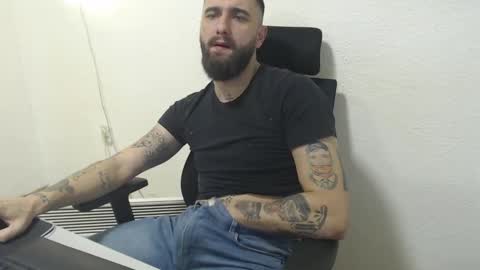 HugeJuicy online show from December 2024 12:41:01 AM