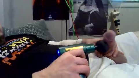 Snapshot of thunder8u42 chatting on November 2025 11:16:02 PM thunder8u42 online show from November 2025 11:16:02 PM