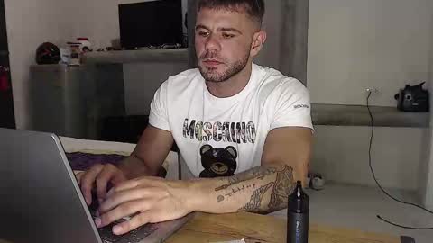 Snapshot of thybautsenses chatting on September 2025 03:46:02 PM thybautsenses online show from September 2025 03:46:02 PM