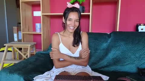 tia_j online show from September 2025 11:45:02 AM