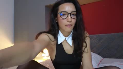 tia_j online show from March 2026 08:23:01 PM