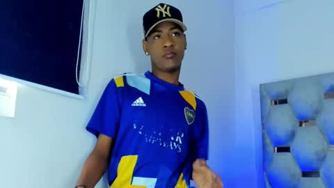 Snapshot of tiago_xxx_ chatting on October 2025 09:28:02 PM tiago_xxx_ online show from October 2025 09:28:02 PM