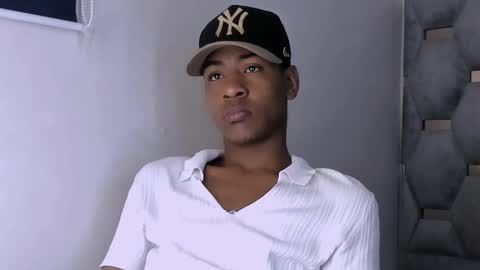 Snapshot of tiago_xxx_ chatting on October 2025 09:26:02 PM tiago_xxx_ online show from October 2025 09:26:02 PM