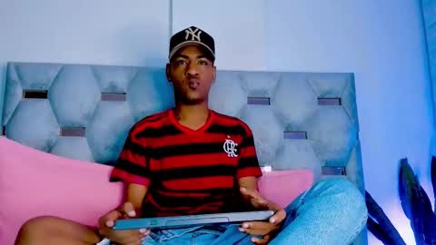 Snapshot of tiago_xxx_ chatting on October 2025 12:29:01 AM tiago_xxx_ online show from October 2025 12:29:01 AM