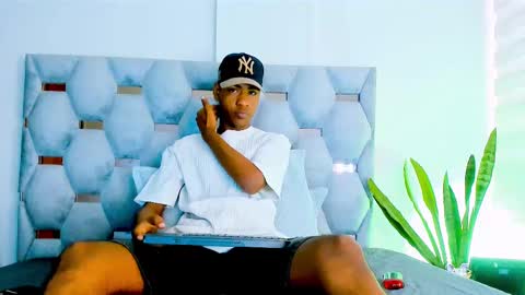 Snapshot of tiago_xxx_ chatting on October 2025 09:08:02 PM tiago_xxx_ online show from October 2025 09:08:02 PM