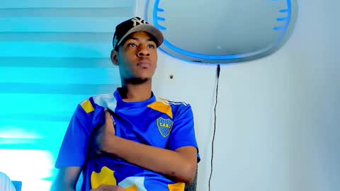 Snapshot of tiago_xxx_ chatting on November 2025 12:00:01 AM tiago_xxx_ online show from November 2025 12:00:01 AM