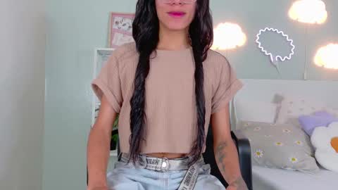 Snapshot of tiana_cinnamon chatting on September 2025 07:37:02 PM TIANA online show from September 2025 07:37:02 PM