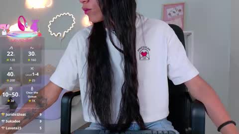 Snapshot of tiana_cinnamon chatting on September 2025 07:39:02 PM TIANA online show from September 2025 07:39:02 PM