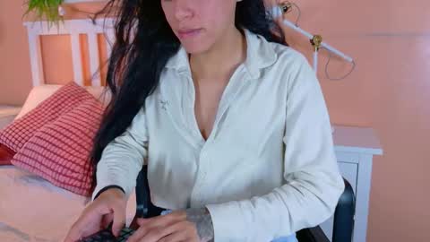 Snapshot of tiana_cinnamon chatting on September 2025 07:39:02 PM TIANA online show from September 2025 07:39:02 PM