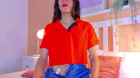 Snapshot of tiana_cinnamon chatting on October 2025 07:54:01 PM TIANA online show from October 2025 07:54:01 PM