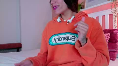 Snapshot of tiana_cinnamon chatting on October 2025 07:33:01 PM TIANA online show from October 2025 07:33:01 PM