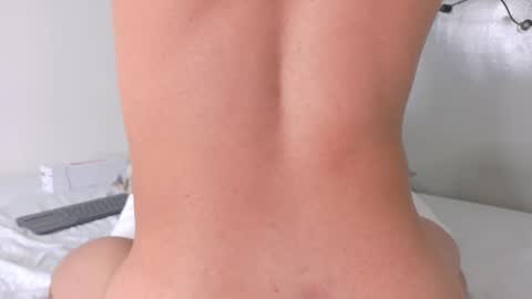 Snapshot of tiana_cinnamon chatting on October 2025 07:41:01 PM TIANA online show from October 2025 07:41:01 PM