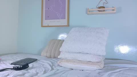 Snapshot of tiana_cinnamon chatting on October 2025 01:13:01 PM TIANA online show from October 2025 01:13:01 PM