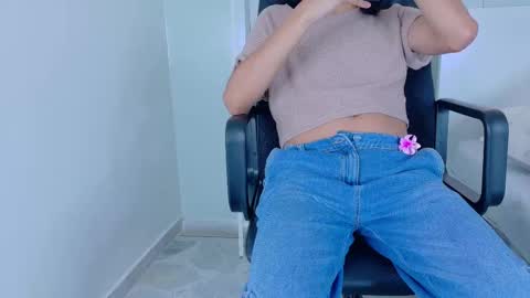 Snapshot of tiana_cinnamon chatting on November 2025 07:38:01 PM TIANA online show from November 2025 07:38:01 PM