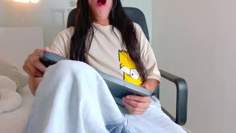 Snapshot of tiana_cinnamon chatting on November 2025 08:31:01 PM TIANA online show from November 2025 08:31:01 PM