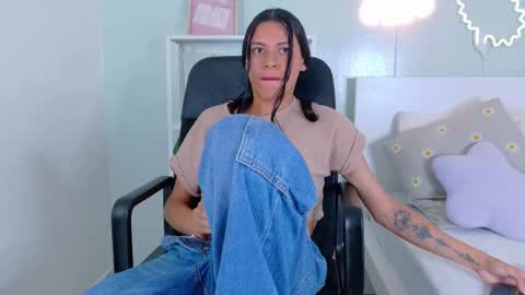 Snapshot of tiana_cinnamon chatting on November 2025 07:57:02 PM TIANA online show from November 2025 07:57:02 PM