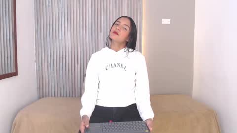 Snapshot of tiana_glow chatting on December 2024 09:23:01 PM tihana online show from December 2024 09:23:01 PM