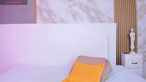 Snapshot of tianaglow4 chatting on October 2025 12:14:01 PM tianaglow4 online show from October 2025 12:14:01 PM