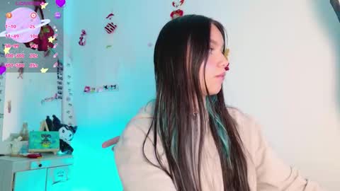 Tiana Le online show from November 2025 05:12:03 AM