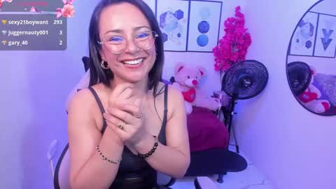Tiara  online show from December 2024 09:44:01 PM