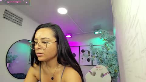 Tiara  online show from March 2026 03:32:01 AM