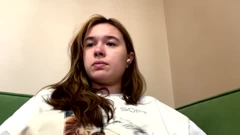 Snapshot of tierraclement chatting on June 2026 08:14:02 AM Nika online show from June 2026 08:14:02 AM