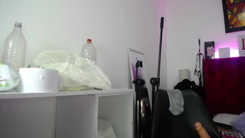 Tifanny Nails  online show from September 2025 12:05:01 PM