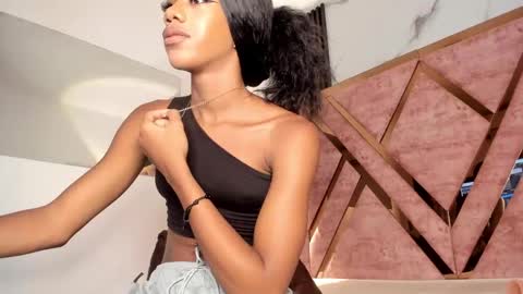 Tifanny online show from September 2025 07:03:02 PM