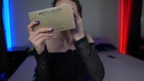 Tiffany online show from February 2025 09:28:01 PM